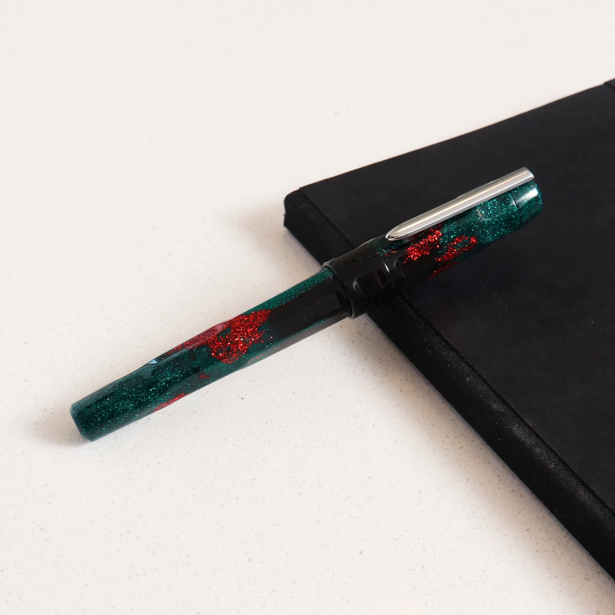 BENU Talisman Dragon's Blood Fountain Pen