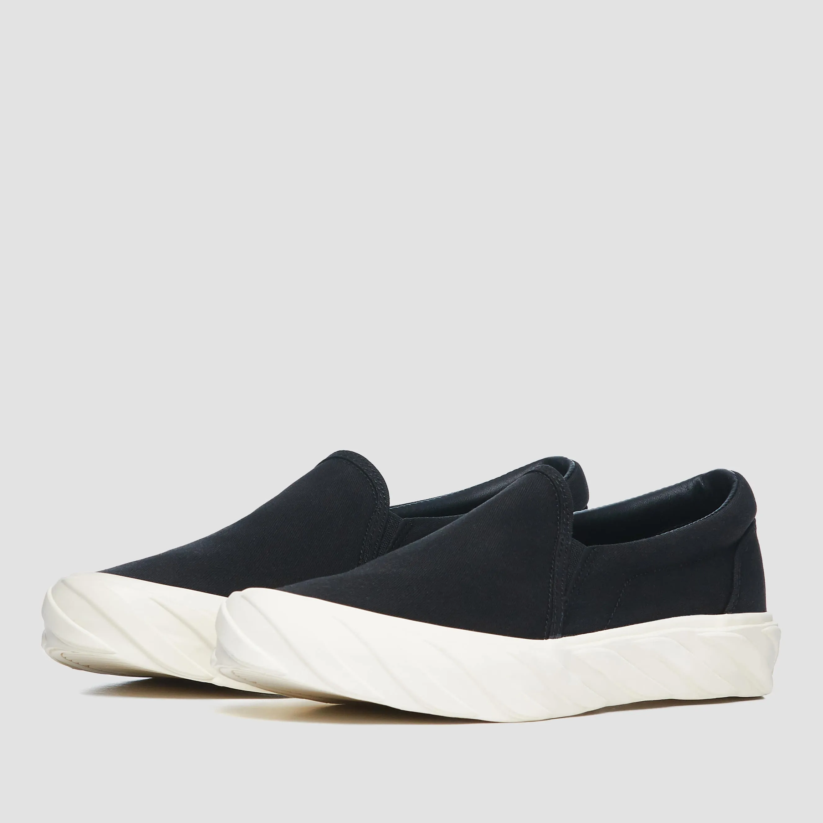 Carbon Coated Slip On_Black