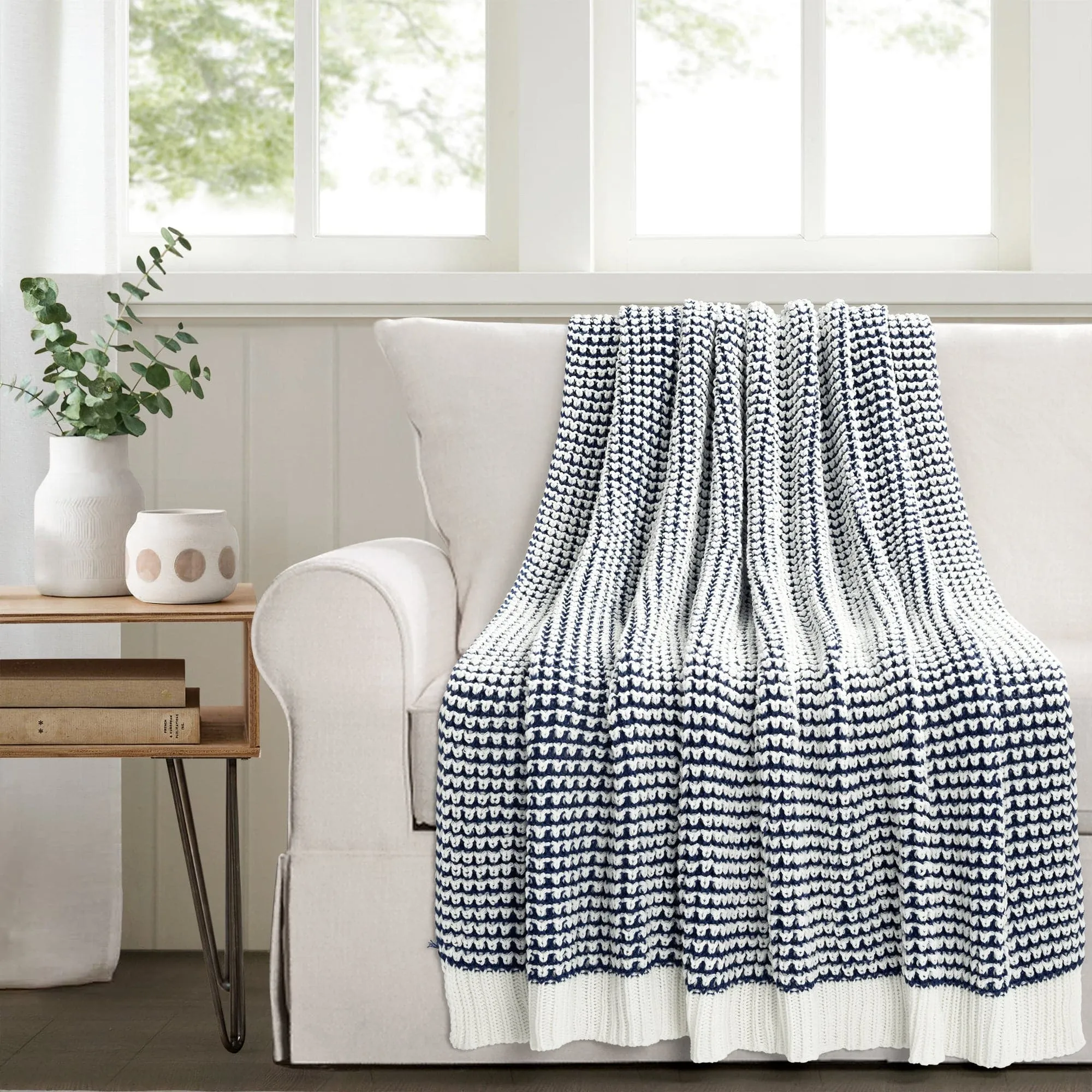 Chic And Soft Knitted Throw Blanket