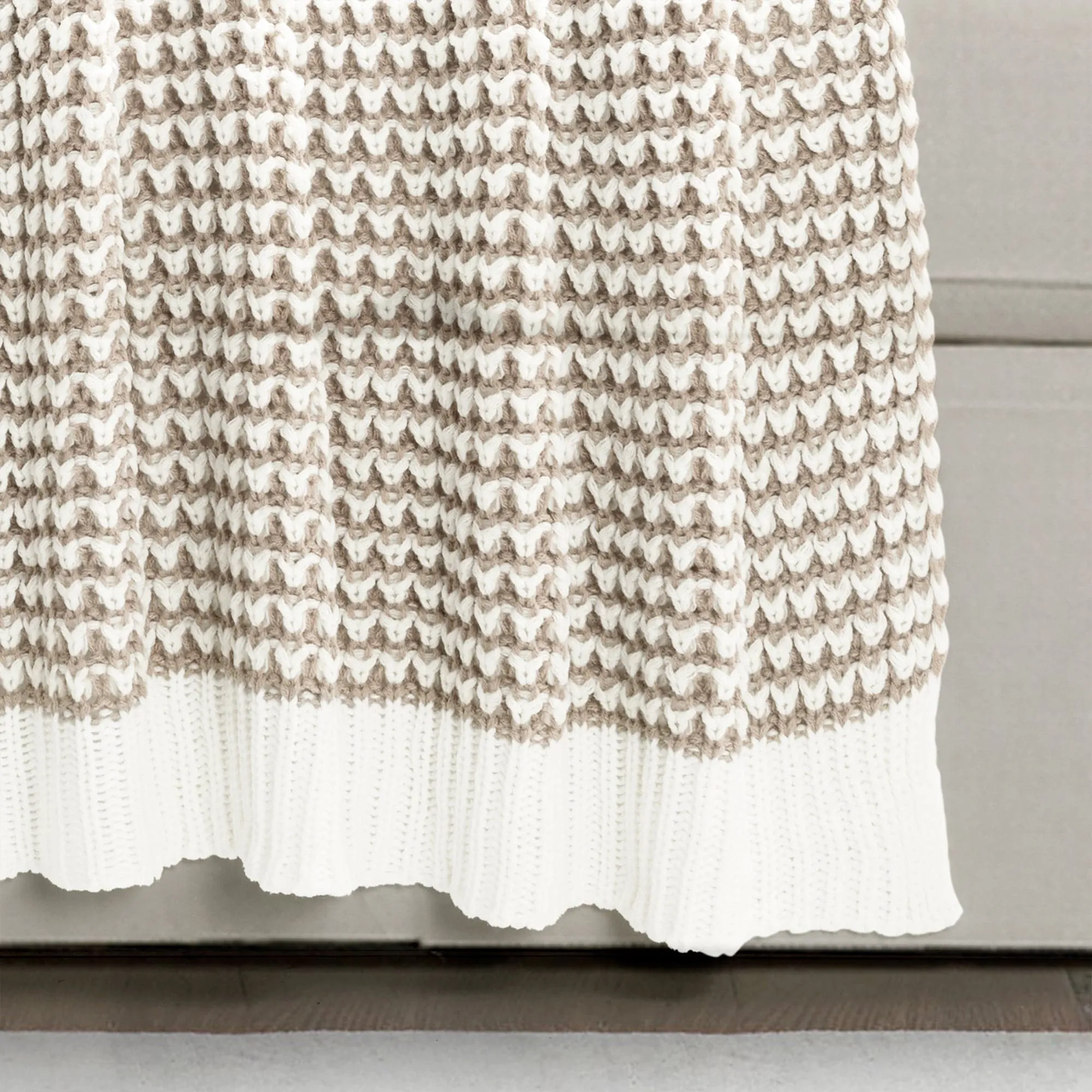 Chic And Soft Knitted Throw Blanket