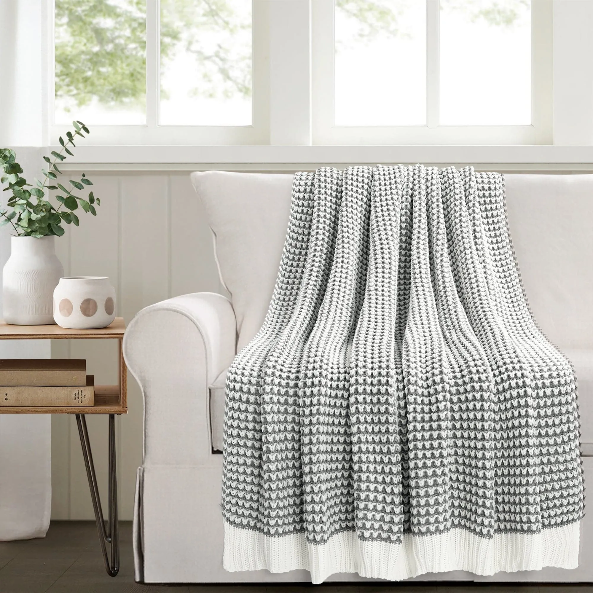 Chic And Soft Knitted Throw Blanket