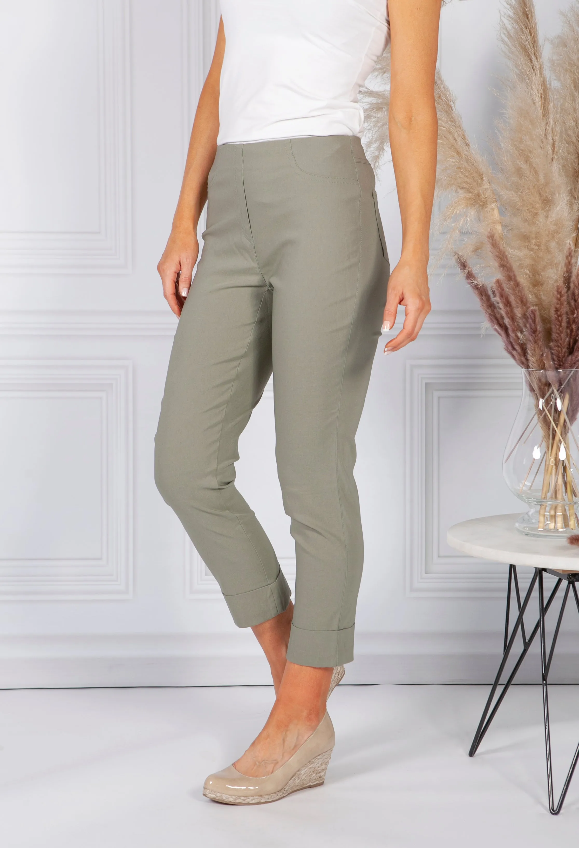 KHAKI GREEN MAGIC SHAPE CROPPED TURN UP TROUSERS