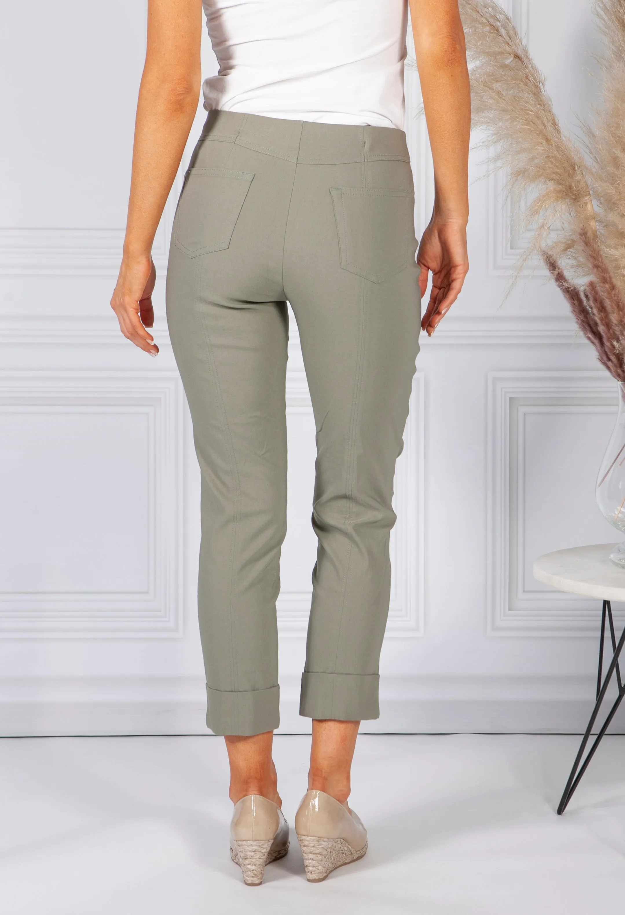 KHAKI GREEN MAGIC SHAPE CROPPED TURN UP TROUSERS