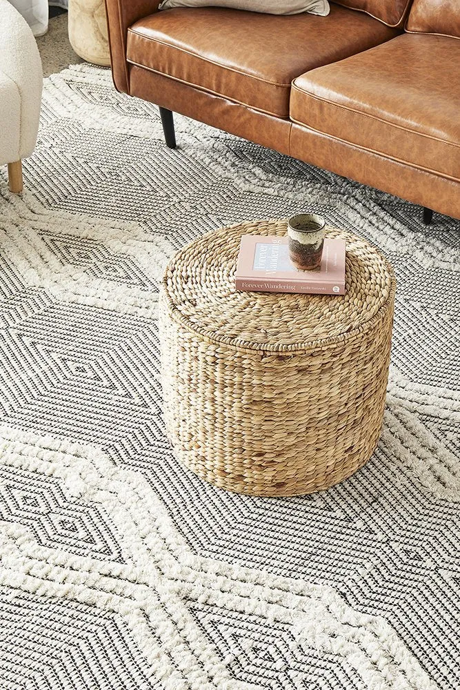 Miller 741 Rug (Bone) by Rug Culture