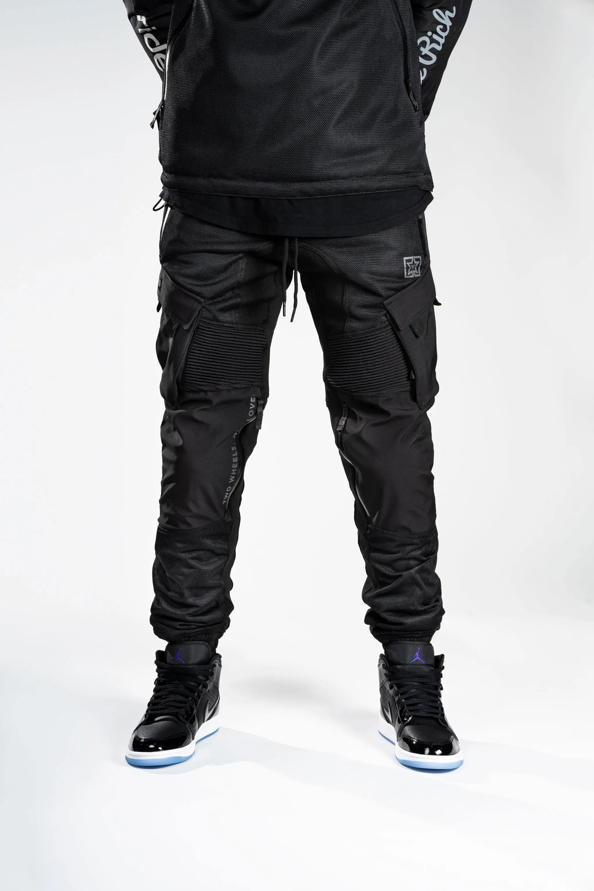 Unit 16™ V2.Flow™ Mesh Armoured Cargo Joggers {Black}